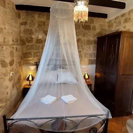 Saint Michel Boutique 3*