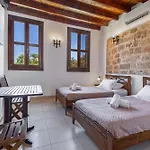 Гостьовий будинок Saint Michel Boutique 3*