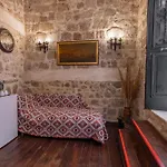 Konukevi Saint Michel Boutique